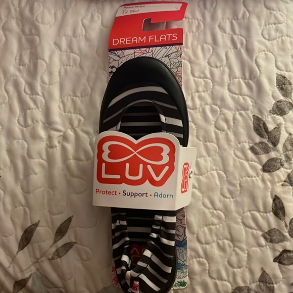 1/$10 or 2/$15 LUV DREAM FLATS Peace Stripe Euro size 32 (1) - Picture 2 of 5